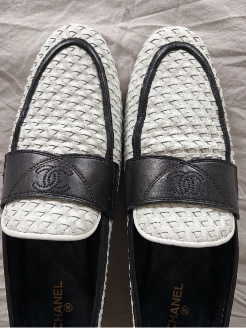 CHANEL CC Penny Loafers Womens White Black Woven Leather Slip On Shoes Size 38C - Picture 2 of 11